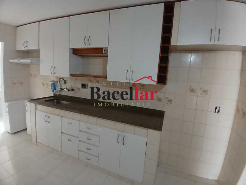 Conheça WhatsApp Image 2026-10-09 at 1 do imóvel - Apartamento a venda na Tijuca, com 144m², 2 vagas, piscina, 3 quartos, suíte, varanda, portaria 24 horas e dependência completa - TIAP35931 - 21 WhatsApp Image 2026-10-09 at 1 - 21