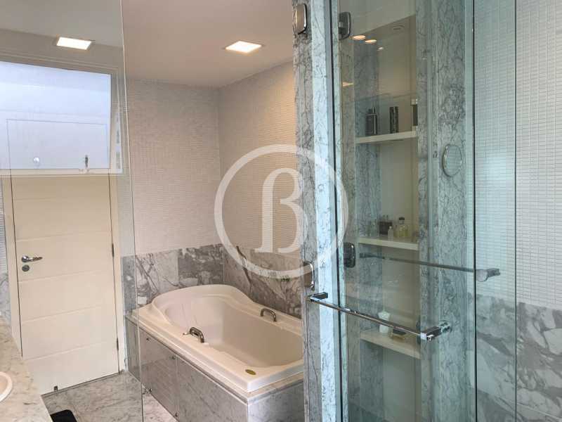 Conheça BANHEIRO OUTRO ÂNGULO do imóvel - Apartamento 4 quartos à venda Barra da Tijuca, Rio de Janeiro - R$ 7.800.000 - BFAP40210 - 17 BANHEIRO OUTRO ÂNGULO - 17