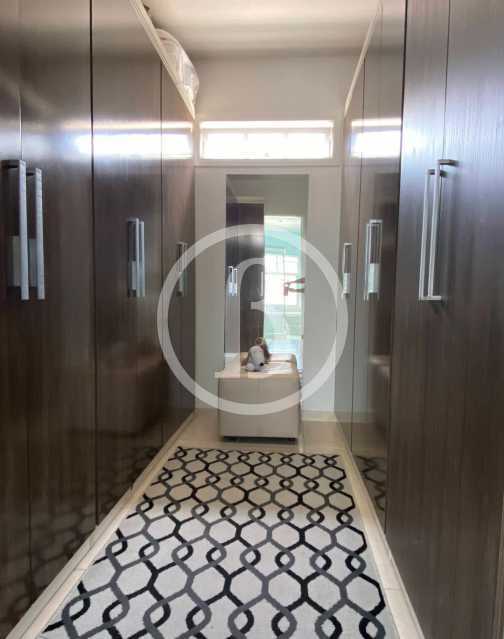 Conheça CLOSET DA SUÍTE MASTER do imóvel - Casa em Condomínio 6 quartos à venda Barra da Tijuca, Rio de Janeiro - R$ 3.990.000 - BFCN60007 - 10 CLOSET DA SUÍTE MASTER - 10