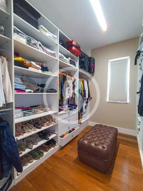 Conheça CLOSET DA 1° SUÍTE do imóvel - Casa em Condomínio 4 quartos à venda Barra da Tijuca, Rio de Janeiro - R$ 6.050.000 - BFCN40086 - 24 CLOSET DA 1° SUÍTE - 24