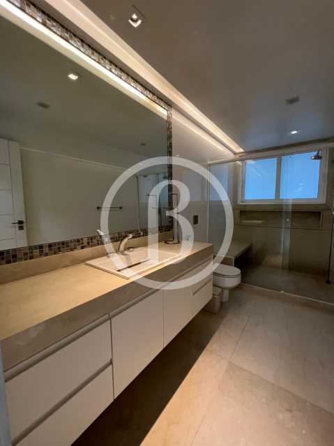 Conheça BANHEIRO DA 1° SUÍTE do imóvel - Casa em Condomínio 5 quartos à venda Barra da Tijuca, Rio de Janeiro - R$ 15.000.000 - BFCN50063 - 24 BANHEIRO DA 1° SUÍTE - 24
