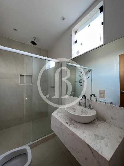 Conheça BANHEIRO DA 4° SUÍTE do imóvel - Casa em Condomínio 5 quartos à venda QUINTAS DO RIO - Barra da Tijuca, Rio de Janeiro - R$ 11.200.000 - BFCN50065 - 25 BANHEIRO DA 4° SUÍTE - 25