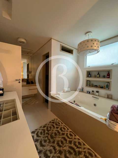 Conheça BANHEIRO do imóvel - Apartamento 4 quartos à venda Barra da Tijuca, Rio de Janeiro - R$ 11.600.000 - BFAP40264 - 17 BANHEIRO - 17