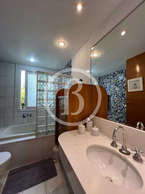 Conheça BANHEIRO DA 1° SUÍTE do imóvel - Casa em Condomínio 4 quartos à venda Barra da Tijuca, Rio de Janeiro - R$ 3.800.000 - BFCN40092 - 23 BANHEIRO DA 1° SUÍTE - 23