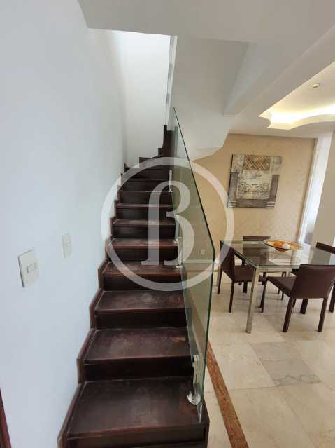 Conheça ESCADARIA OUTRO ÂNGULO do imóvel - Cobertura 3 quartos à venda Barra da Tijuca, Rio de Janeiro - R$ 2.600.000 - BFCO30098 - 13 ESCADARIA OUTRO ÂNGULO - 13