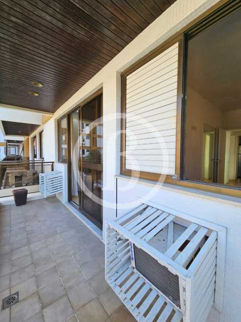Conheça VARANDA OUTRO ÂNGULO do imóvel - Apartamento 1 quarto à venda Barra da Tijuca, Rio de Janeiro - R$ 1.130.000 - BFAP10215 - 4 VARANDA OUTRO ÂNGULO - 4