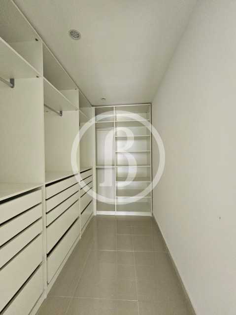 Conheça CLOSET 4° SUÍTE do imóvel - Casa em Condomínio 5 quartos à venda Barra da Tijuca, Rio de Janeiro - R$ 10.000.000 - BFCN50078 - 23 CLOSET 4° SUÍTE - 23