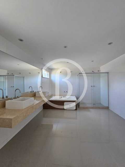 Conheça BANHEIRO SUÍTE MASTER do imóvel - Casa em Condomínio 5 quartos à venda Barra da Tijuca, Rio de Janeiro - R$ 10.000.000 - BFCN50078 - 17 BANHEIRO SUÍTE MASTER - 17