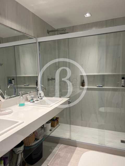 Conheça BANHEIRO OUTRO ÂNGULO do imóvel - Cobertura à venda Avenida do Pepê, Barra da Tijuca, Rio de Janeiro - R$ 4.200.000 - BFCO30102 - 9 BANHEIRO OUTRO ÂNGULO - 9