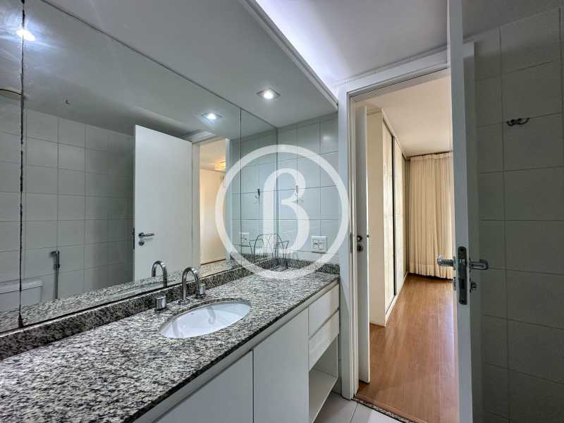 Conheça BANHEIRO SUÍTE do imóvel - Apartamento 4 quartos à venda Barra da Tijuca, Rio de Janeiro - R$ 2.450.000 - BFAP40295 - 14 BANHEIRO SUÍTE - 14