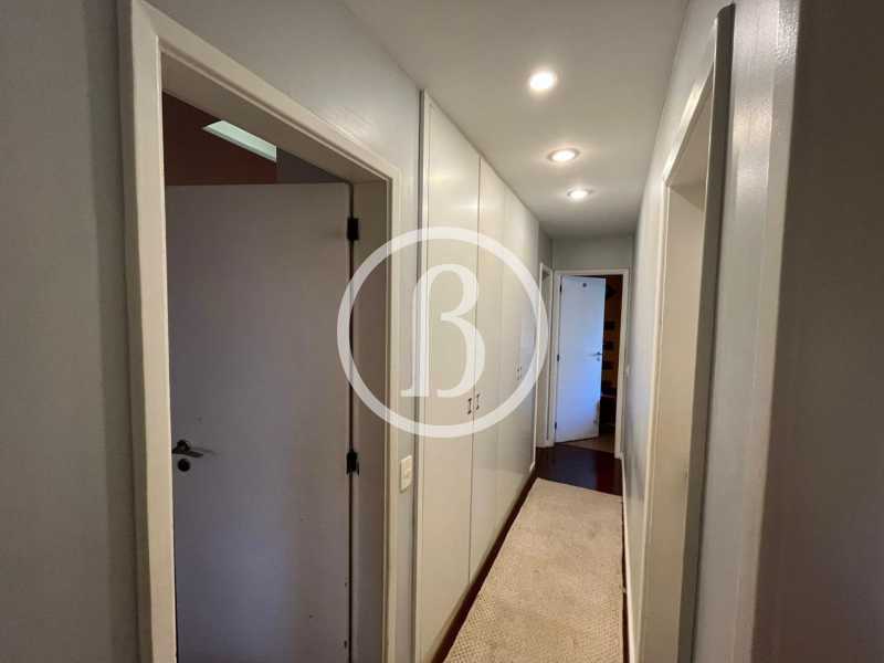 Conheça CORREDOR OUTRO ÂNGULO do imóvel - Apartamento 4 quartos à venda Barra da Tijuca, Rio de Janeiro - R$ 2.150.000 - BFAP40304 - 15 CORREDOR OUTRO ÂNGULO - 15