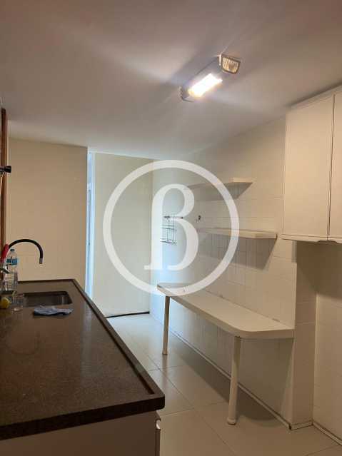 Conheça COZINHA OUTRO ÂNGULO do imóvel - Apartamento 2 quartos à venda Barra da Tijuca, Rio de Janeiro - R$ 1.100.000 - BFAP20468 - 13 COZINHA OUTRO ÂNGULO - 13