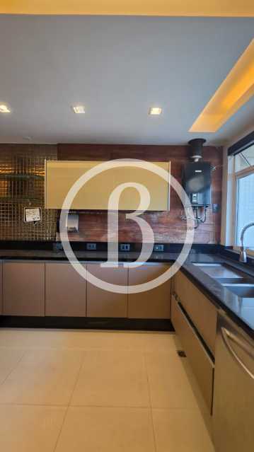 Conheça COZINHA OUTRO ÂNGULO do imóvel - Apartamento 4 quartos à venda Condomínio PENÍNSULA SAINT MARTIN - Barra da Tijuca, Rio de Janeiro - R$ 2.690.000 - BFAP40319 - 27 COZINHA OUTRO ÂNGULO - 27