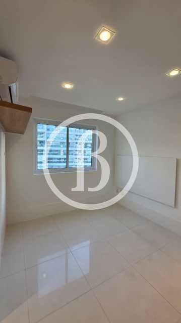 Conheça 3° SUÍTE OUTRO ÂNGULO do imóvel - Apartamento 4 quartos à venda Condomínio PENÍNSULA SAINT MARTIN - Barra da Tijuca, Rio de Janeiro - R$ 2.690.000 - BFAP40319 - 23 3° SUÍTE OUTRO ÂNGULO - 23
