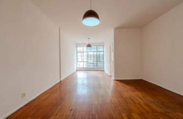 Oportunidade - COPACABANA !! APARTAMENTO COM 03 QUARTOS,DEPENDÊNCIA,ÁREA DE SERVIÇO E VAGA ESCRITURADA - CPAP33112