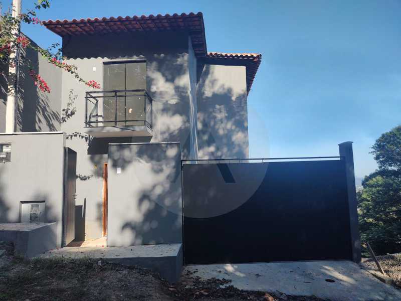 Conheça 2 - Casa Condomínio Itaipu. do imóvel - Agate Imóveis vende linda casa em condominio com a mais bela vista da região por R690 mil reais - Itaipu - Niterói. - HTCN30131 - 3 2 - Casa Condomínio Itaipu. - 3