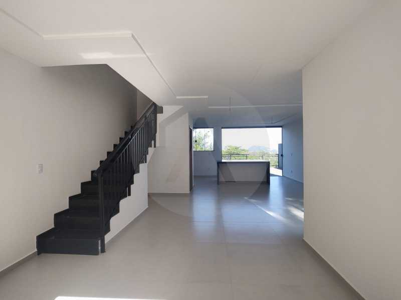 Conheça 4 - Casa Condomínio Itaipu. do imóvel - Agate Imóveis vende linda casa em condominio com a mais bela vista da região por R690 mil reais - Itaipu - Niterói. - HTCN30131 - 5 4 - Casa Condomínio Itaipu. - 5