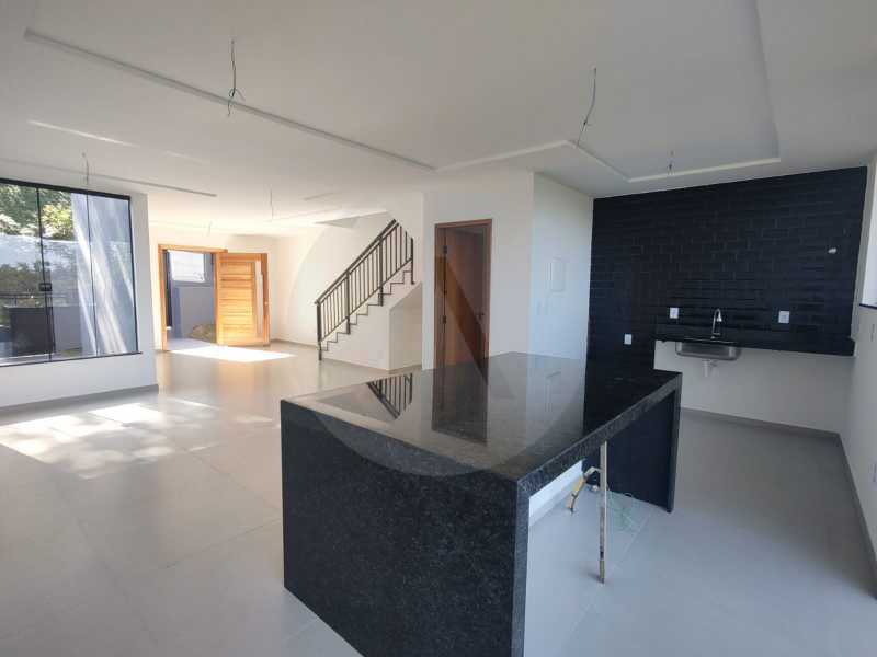 Conheça 6 - Casa Condomínio Itaipu. do imóvel - Agate Imóveis vende linda casa em condominio com a mais bela vista da região por R690 mil reais - Itaipu - Niterói. - HTCN30131 - 7 6 - Casa Condomínio Itaipu. - 7