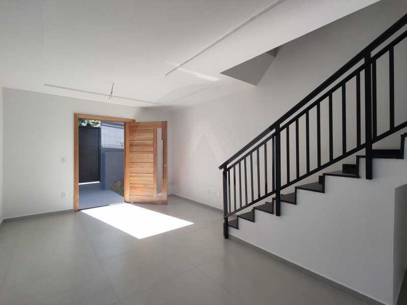 Conheça 28 - Casa Condomínio Itaipu. do imóvel - Agate Imóveis vende linda casa em condominio com a mais bela vista da região por R690 mil reais - Itaipu - Niterói. - HTCN30131 - 28 28 - Casa Condomínio Itaipu. - 28