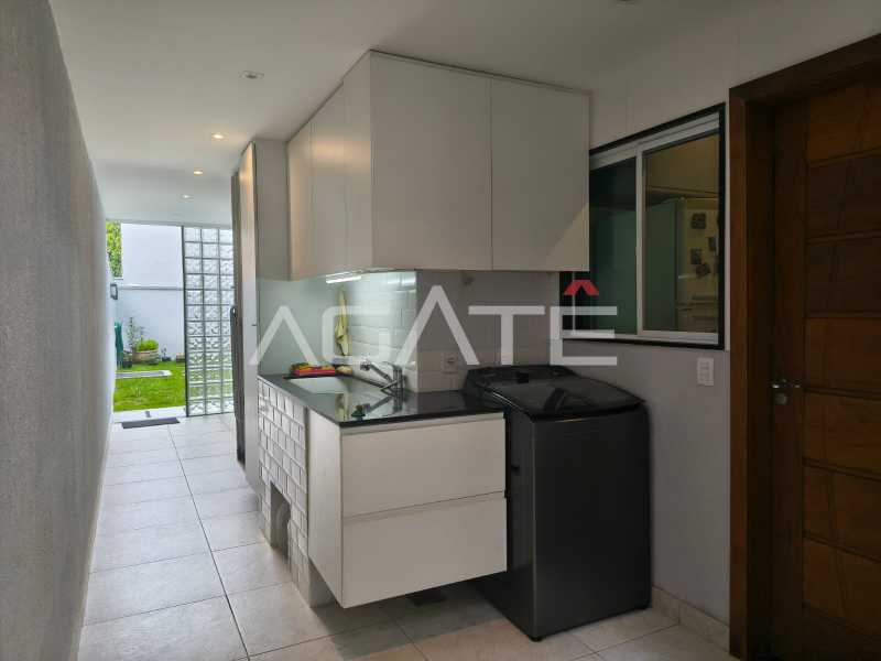 Conheça Casa 4 qtos Condomínio do imóvel - Agatê Imóveis vende maravilhosa casa em associação de moradores de 289 m² Itaipu - Niterói por R$1.650.000,00 reais. - HTCN40137 - 50 Casa 4 qtos Condomínio - 50
