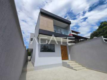 Agatê Imóveis vende ótima casa 1ª locação de 152 m² por R$ 1.3500.000 - Piratininga - Niterói/RJ - HTCA40221