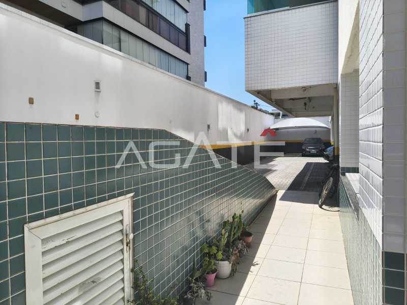 Condomínio Ed. Lagoa Mar - Agatê Imóveis vende lindo Apartamento de 102 m² Praia de Piratininga - Niterói por R 990 mil reais. - HTAP20066