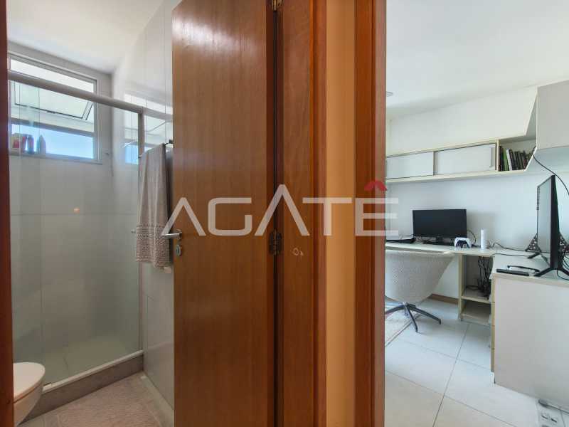 Condomínio Ed. Lagoa Mar - Agatê Imóveis vende lindo Apartamento de 102 m² Praia de Piratininga - Niterói por R 990 mil reais. - HTAP20066