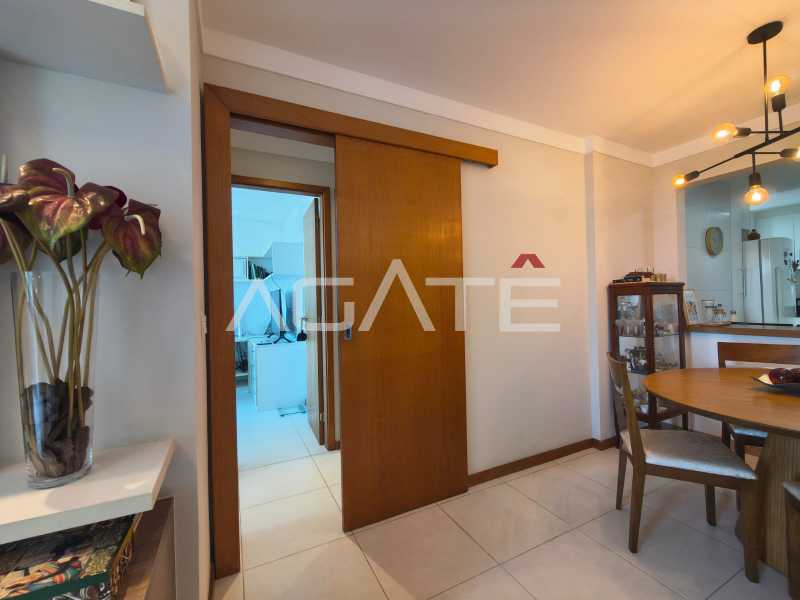 Condomínio Ed. Lagoa Mar - Agatê Imóveis vende lindo Apartamento de 102 m² Praia de Piratininga - Niterói por R 990 mil reais. - HTAP20066