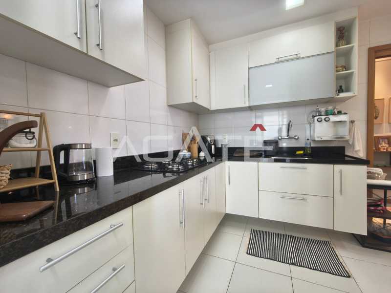 Condomínio Ed. Lagoa Mar - Agatê Imóveis vende lindo Apartamento de 102 m² Praia de Piratininga - Niterói por R 990 mil reais. - HTAP20066