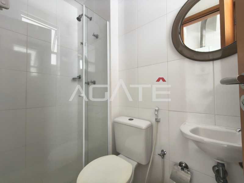 Condomínio Ed. Lagoa Mar - Agatê Imóveis vende lindo Apartamento de 102 m² Praia de Piratininga - Niterói por R 990 mil reais. - HTAP20066