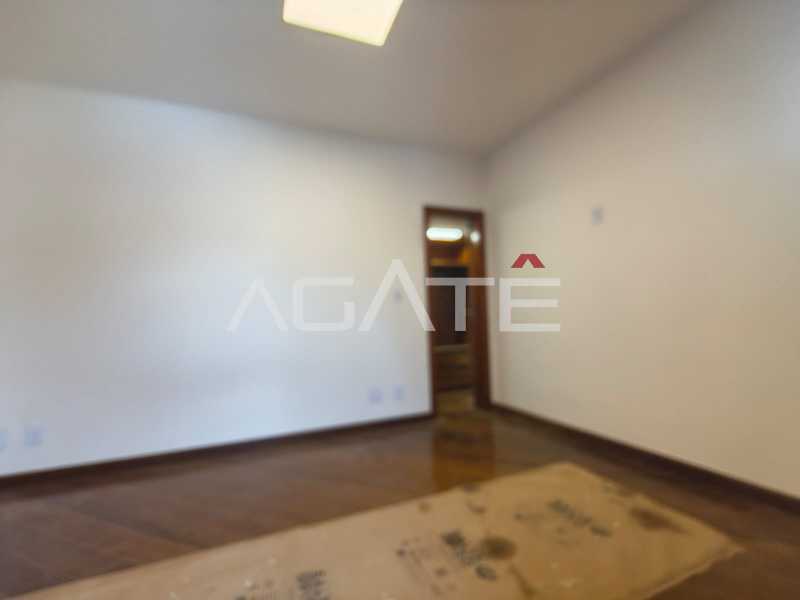 Agatê Imóveis vende excelente casa duplex - Piratininga - Niterói/RJ por R$ 1.650.000 mil reais. - HTCA40227