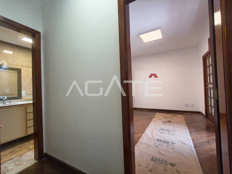 Agatê Imóveis vende excelente casa duplex - Piratininga - Niterói/RJ por R$ 1.650.000 mil reais. - HTCA40227