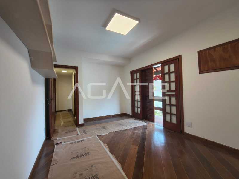 Agatê Imóveis vende excelente casa duplex - Piratininga - Niterói/RJ por R$ 1.650.000 mil reais. - HTCA40227