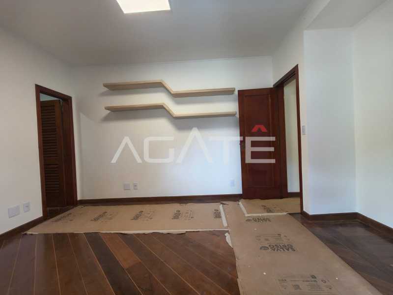 Agatê Imóveis vende excelente casa duplex - Piratininga - Niterói/RJ por R$ 1.650.000 mil reais. - HTCA40227