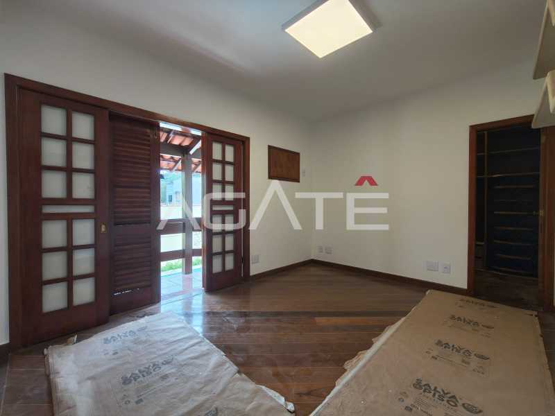 Agatê Imóveis vende excelente casa duplex - Piratininga - Niterói/RJ por R$ 1.650.000 mil reais. - HTCA40227