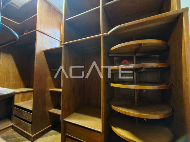 Agatê Imóveis vende excelente casa duplex - Piratininga - Niterói/RJ por R$ 1.650.000 mil reais. - HTCA40227