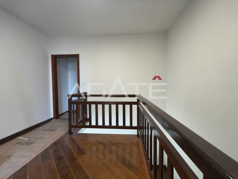 Agatê Imóveis vende excelente casa duplex - Piratininga - Niterói/RJ por R$ 1.650.000 mil reais. - HTCA40227