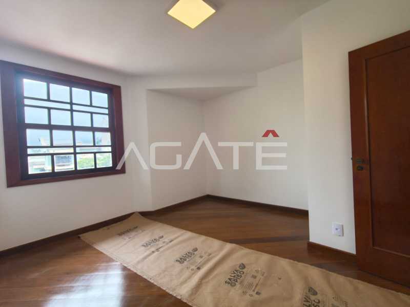 Agatê Imóveis vende excelente casa duplex - Piratininga - Niterói/RJ por R$ 1.650.000 mil reais. - HTCA40227