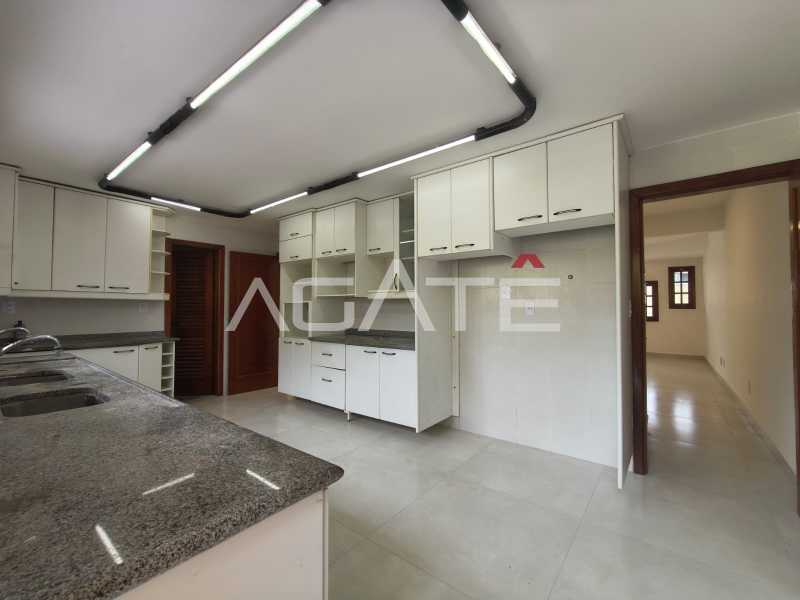 Agatê Imóveis vende excelente casa duplex - Piratininga - Niterói/RJ por R$ 1.650.000 mil reais. - HTCA40227
