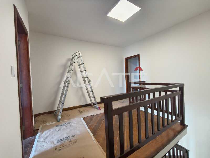Agatê Imóveis vende excelente casa duplex - Piratininga - Niterói/RJ por R$ 1.650.000 mil reais. - HTCA40227