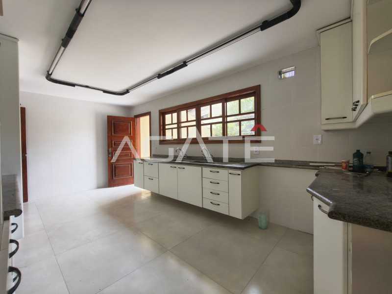 Agatê Imóveis vende excelente casa duplex - Piratininga - Niterói/RJ por R$ 1.650.000 mil reais. - HTCA40227