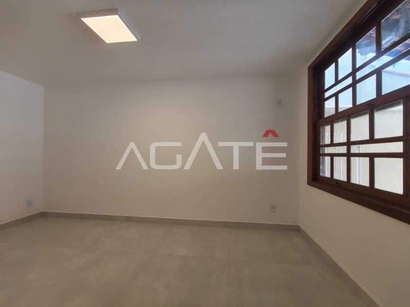 Agatê Imóveis vende excelente casa duplex - Piratininga - Niterói/RJ por R$ 1.650.000 mil reais. - HTCA40227