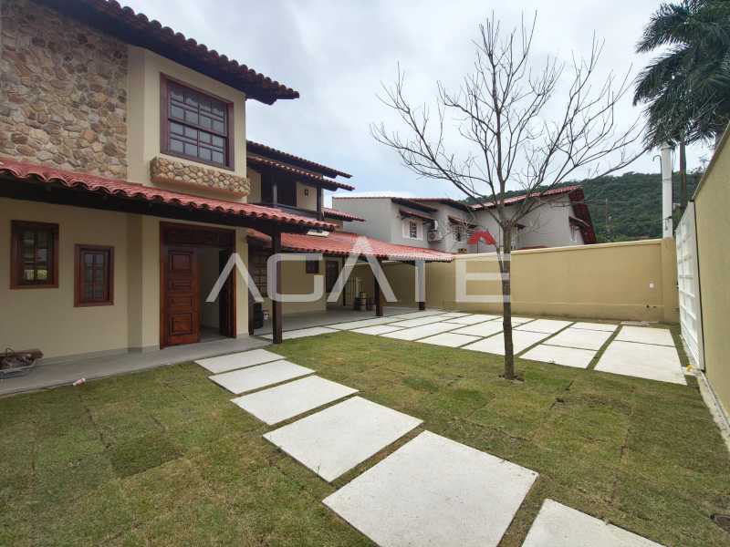 Agatê Imóveis vende excelente casa duplex - Piratininga - Niterói/RJ por R$ 1.650.000 mil reais. - HTCA40227