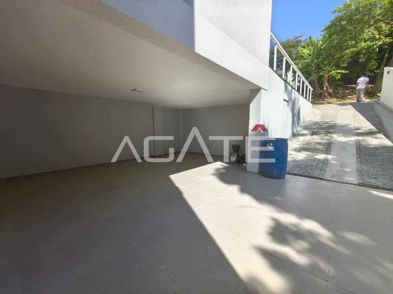 Conheça Casa 4 suítes Condomínio do imóvel - Agatê Imóveis vende maravilhosa casa triplex em condomínio com 300m² - Itaipu - Niterói/RJ por R$ 1.250.000,00 - HTCN40141 - 29 Casa 4 suítes Condomínio - 29