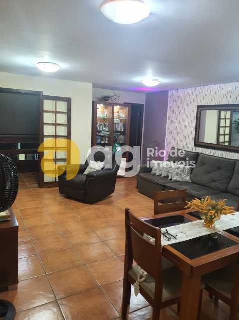 Conheça WhatsApp Image 2025-10-27 at 1 do imóvel - Casa em Condomínio à venda Rua Nilton Gitahy,Rio de Janeiro,RJ - R$ 890.000 - VVCN30311 - 5 WhatsApp Image 2025-10-27 at 1 - 5