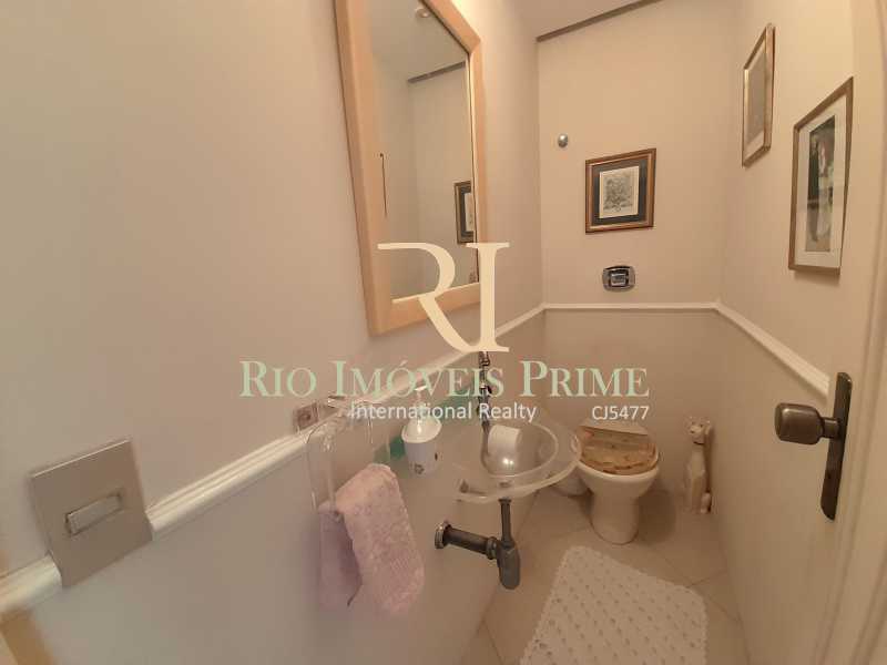Conheça LAVABO do imóvel - Casa em Condomínio à venda Avenida das Américas, Barra da Tijuca, Rio de Janeiro - R$ 2.800.000 - RPCN40005 - 5 LAVABO - 5