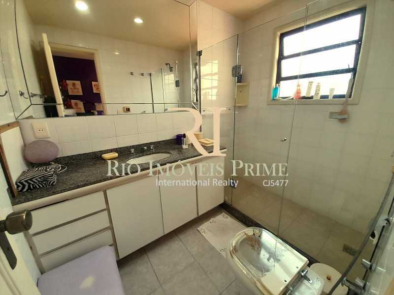 Conheça BANHEIRO SUÍTE2 do imóvel - Casa em Condomínio à venda Avenida das Américas, Barra da Tijuca, Rio de Janeiro - R$ 2.800.000 - RPCN40005 - 15 BANHEIRO SUÍTE2 - 15