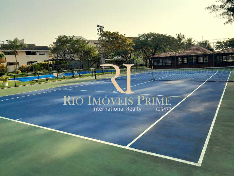 Conheça QUADRA DE TÊNIS do imóvel - Casa em Condomínio à venda Avenida das Américas, Barra da Tijuca, Rio de Janeiro - R$ 2.800.000 - RPCN40005 - 21 QUADRA DE TÊNIS - 21