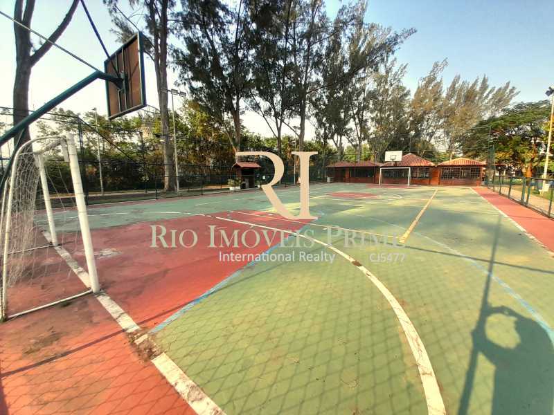 Conheça QUADRA POLIESPORTIVA do imóvel - Casa em Condomínio à venda Avenida das Américas, Barra da Tijuca, Rio de Janeiro - R$ 2.800.000 - RPCN40005 - 28 QUADRA POLIESPORTIVA - 28