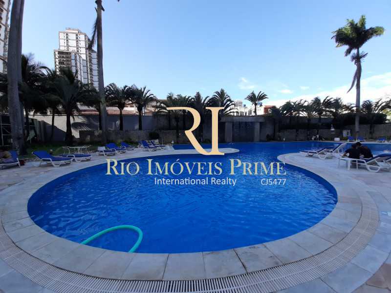 Conheça PISCINAS do imóvel - Flat à venda Avenida Lúcio Costa, Barra da Tijuca, Rio de Janeiro - R$ 850.000 - RPFL10122 - 16 PISCINAS - 16